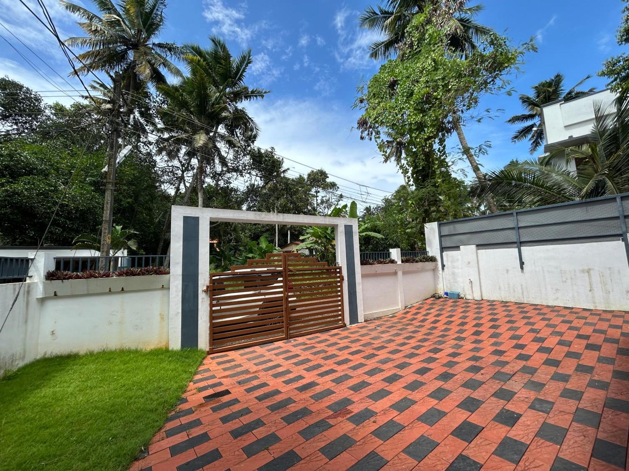 Vaisharad Trivandrum Apartment *
